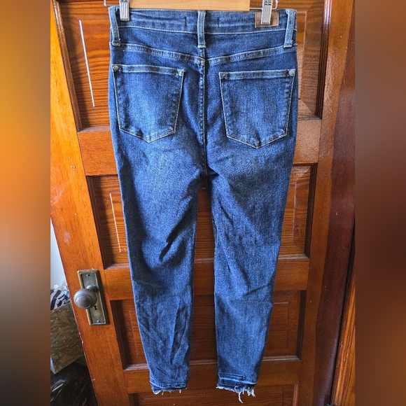 Judy Blue sz 5/27 - Picture 3 of 8